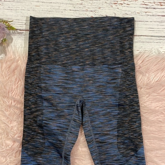 LNDR crop Space Leggings in Blue Space Dye Compression Seamless Size XS/S - Picture 5 of 9